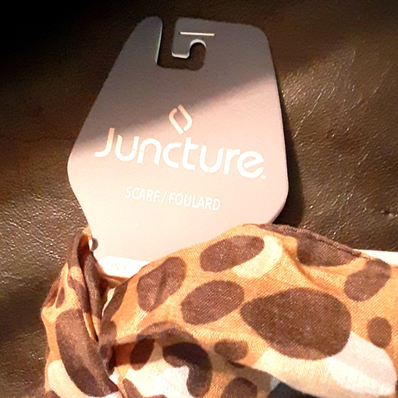 Juncture 63 in scarf - Picture 2 of 4